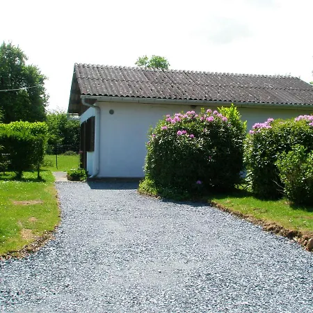 Prázdninový dům Maison De 2 Chambres A Pierre De Cormeilles Avec Jardin Clos A 28 Km De La Plage Saint-Pierre-de-Cormeilles